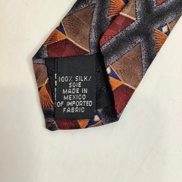 OSCAR DE LA RENTA Burgundy Foulard Silk Tie & Pocket Square - Picture 8 of 15